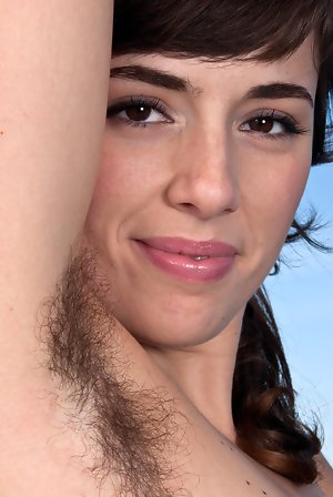 Hairy Pussy Lips - Pussy Lips Galleries | Hairy Corner